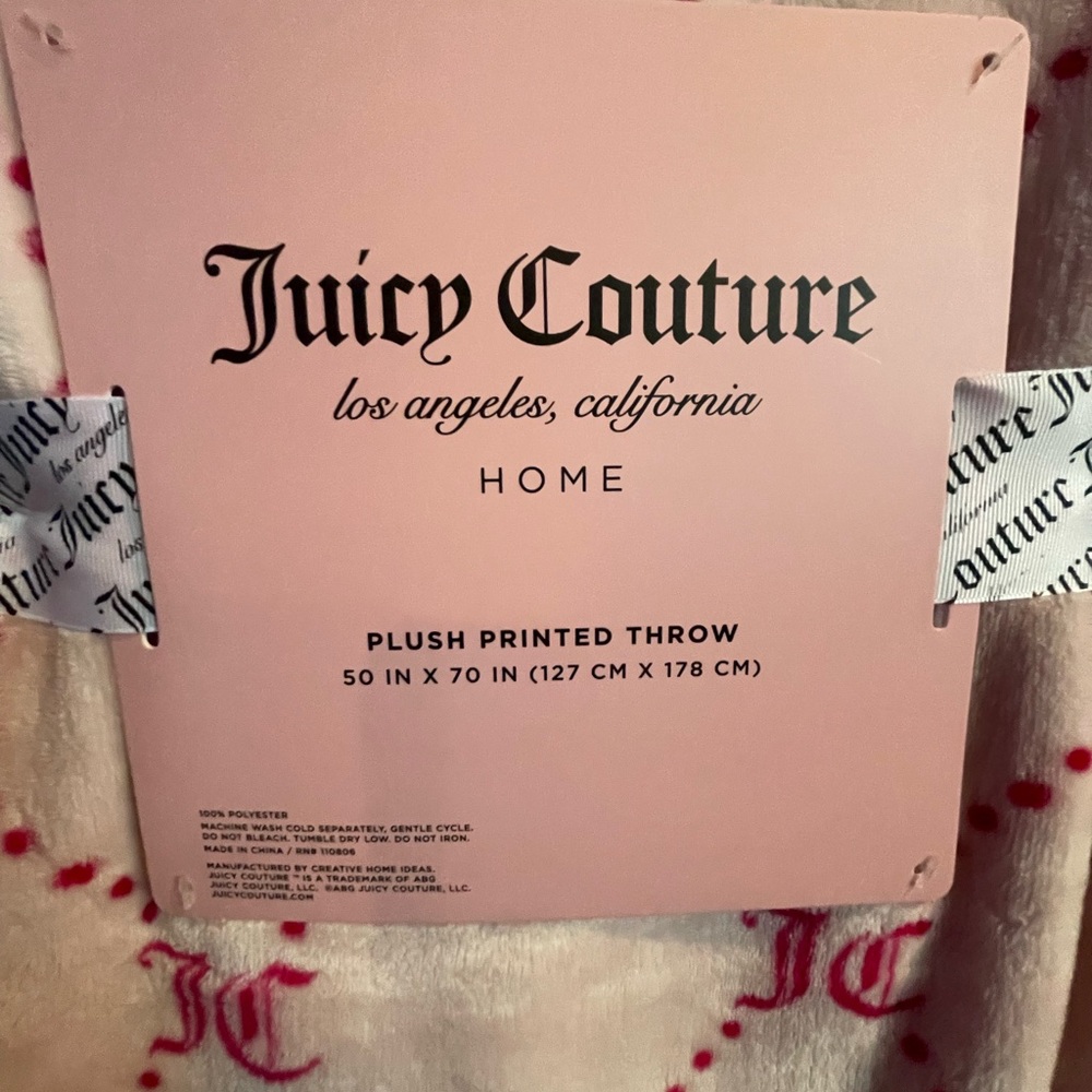 Juicy Couture Pink Plush Throw NWT - Picture 3 of 5